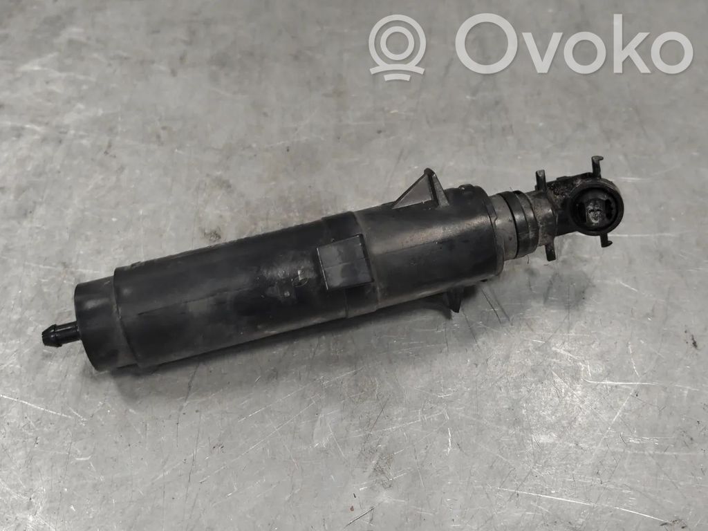 BMW X5 F15 Dysza spryskiwacza lampy przedniej 