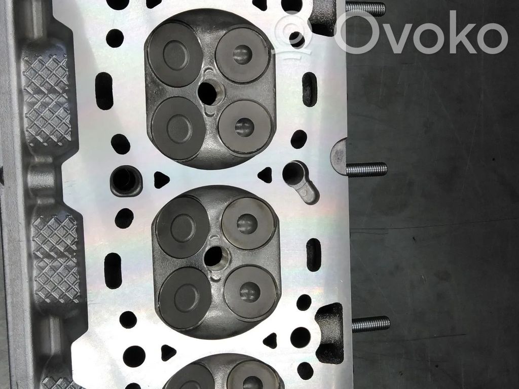 Opel Astra H Engine head 