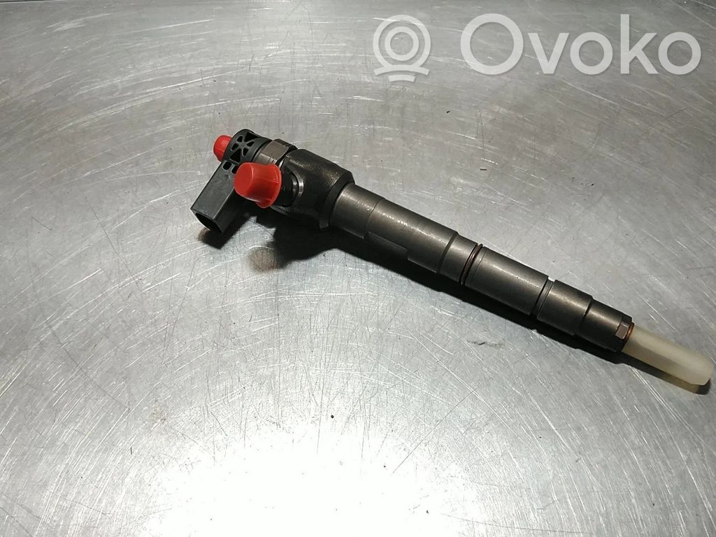 Volkswagen PASSAT B7 Injector combustibil 