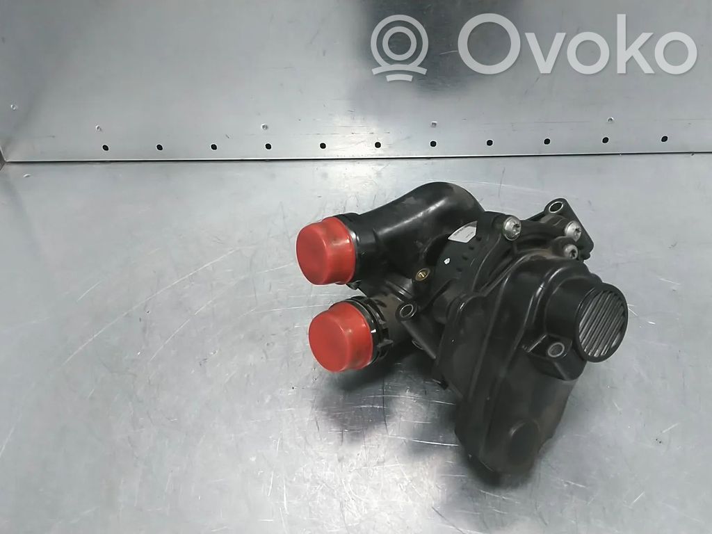 Volkswagen Golf VI Thermostat/thermostat housing 