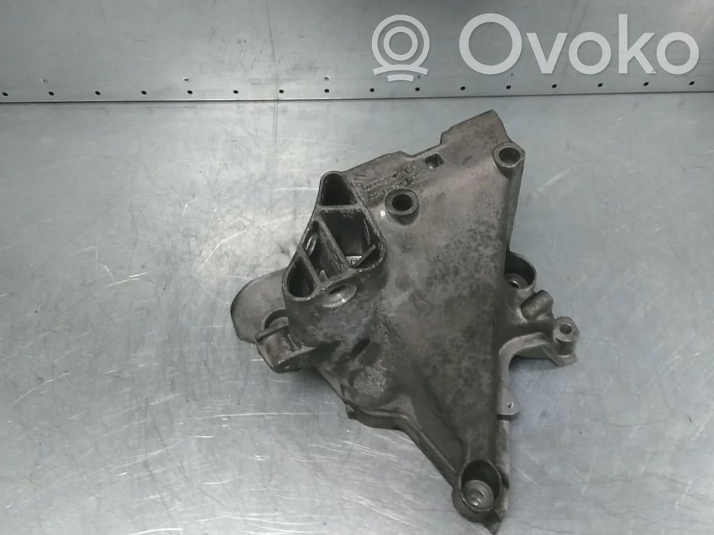 Volkswagen Polo VI Engine mount bracket 