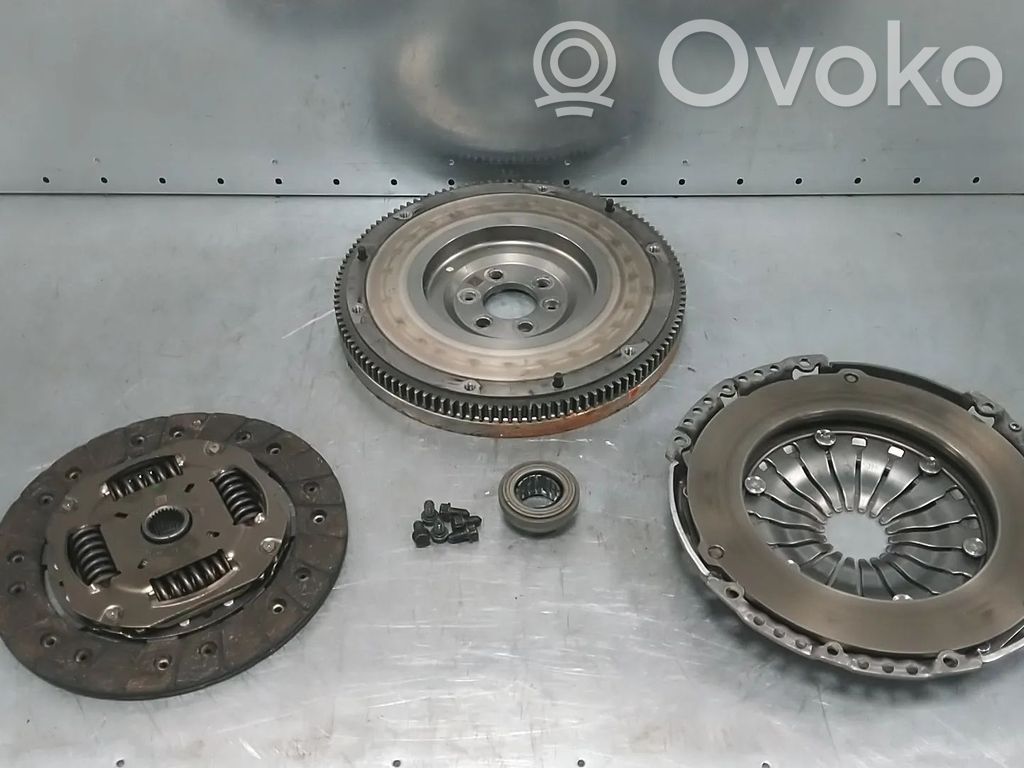 Volante motor   05C105269B,04C141025P,04C141031C