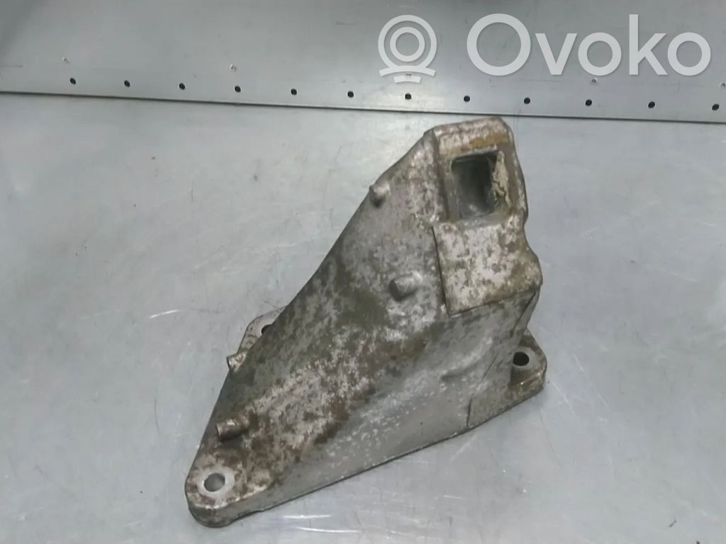 BMW 5 GT F07 Engine mount bracket 