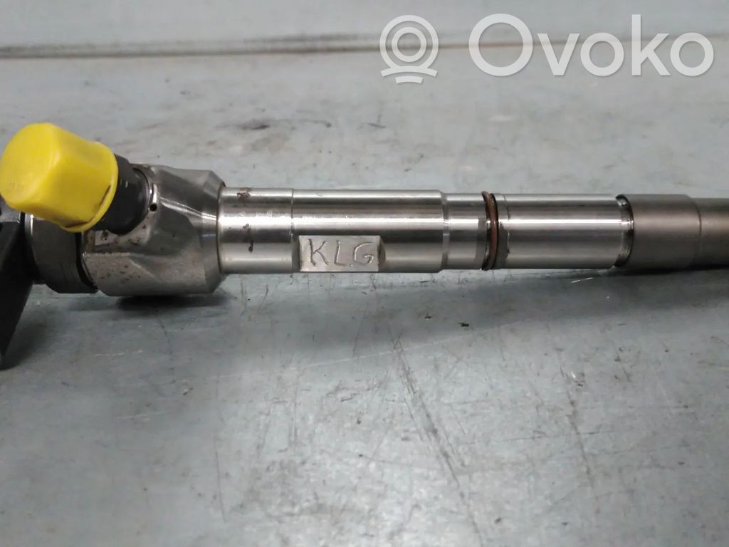 Volkswagen Golf VII Fuel injector 