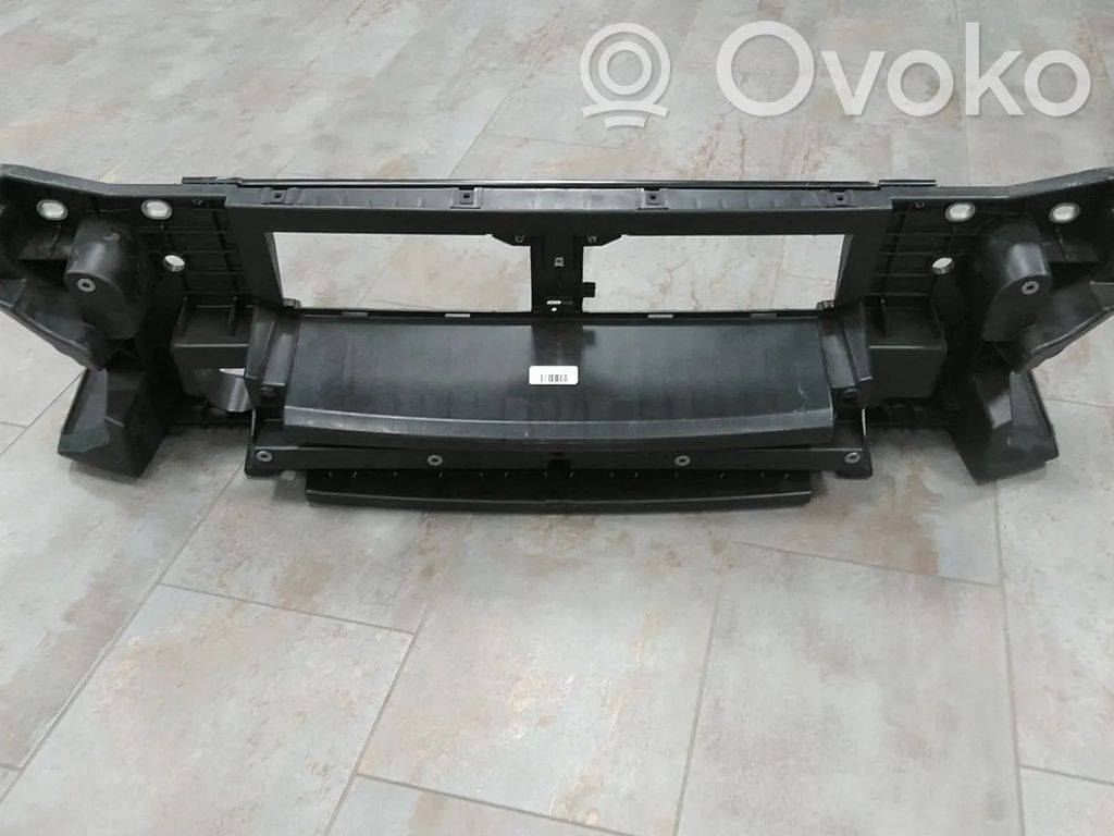 Iveco Daily 6th gen Marco panal de radiador 