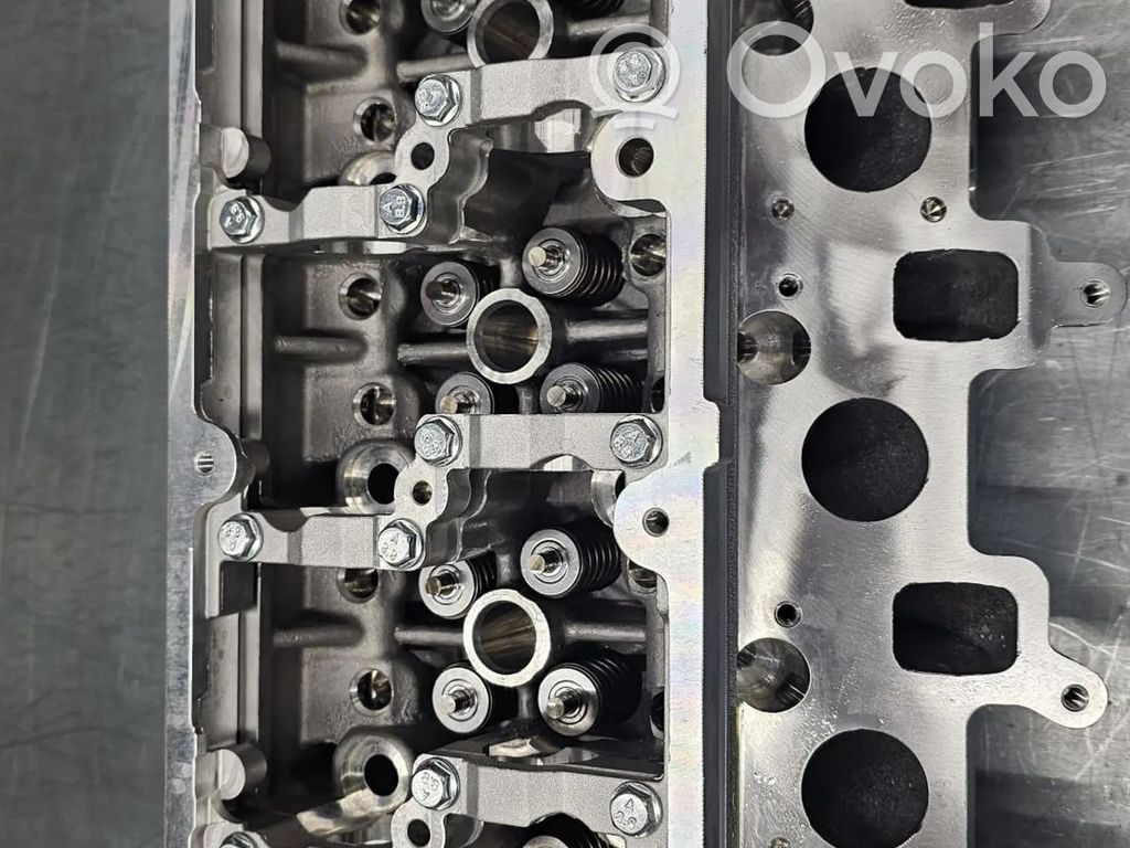 Volkswagen Transporter - Caravelle T5 Chiulasă motor 