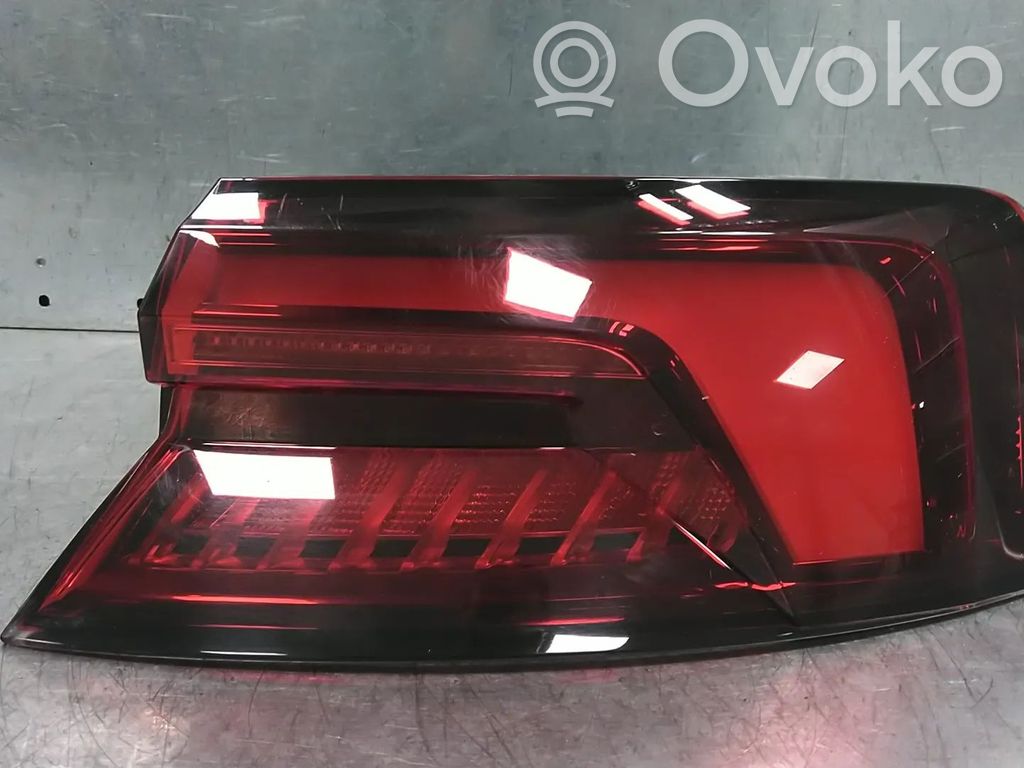 Audi A5 Aizmugurējais lukturis virsbūvē 