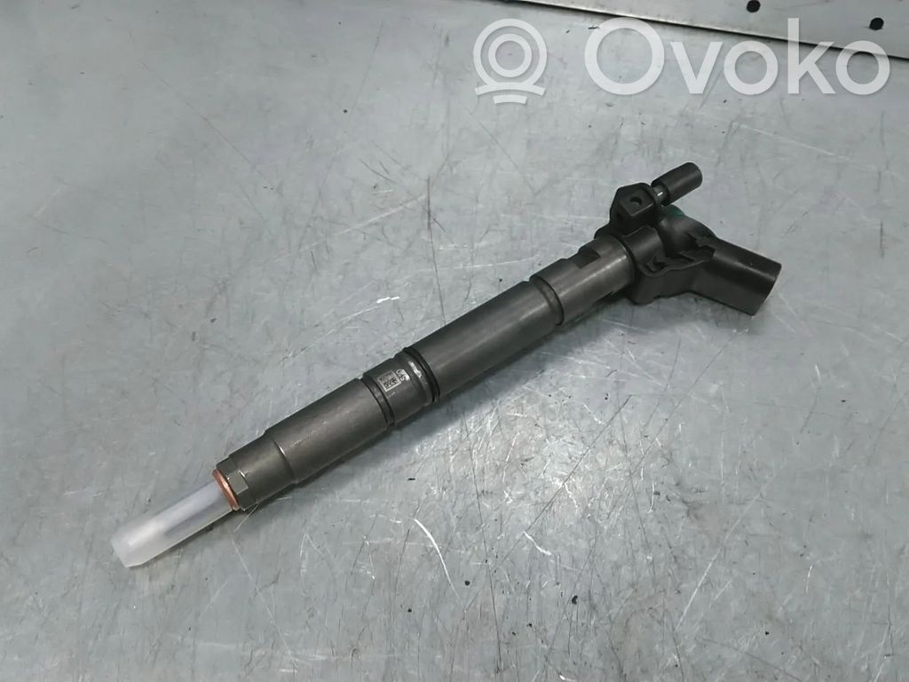 Audi A4 S4 B9 Fuel injector 