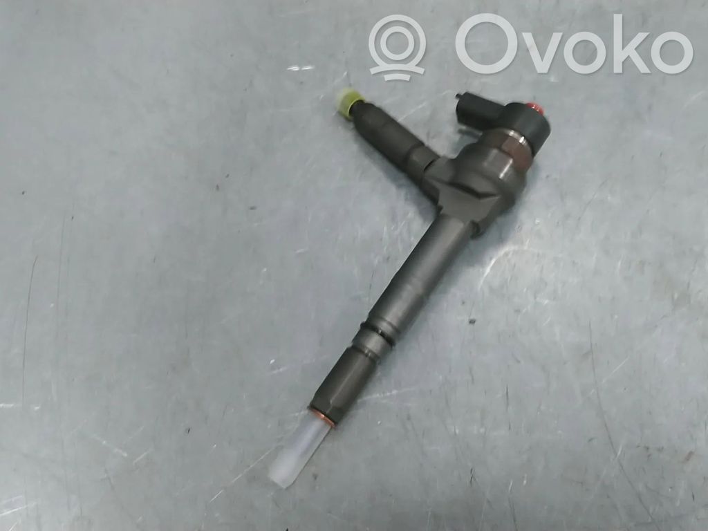 Opel Astra H Wtryskiwacz paliwa 