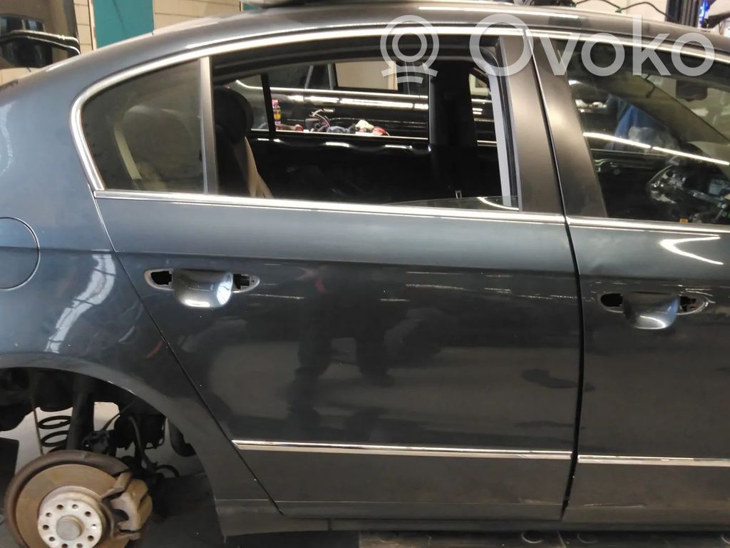 Volkswagen PASSAT B6 Puerta trasera 