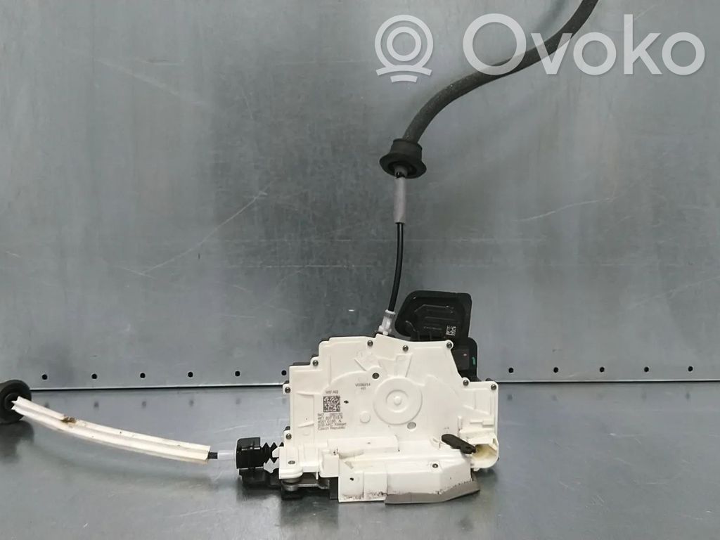 Audi e-tron Front door lock 