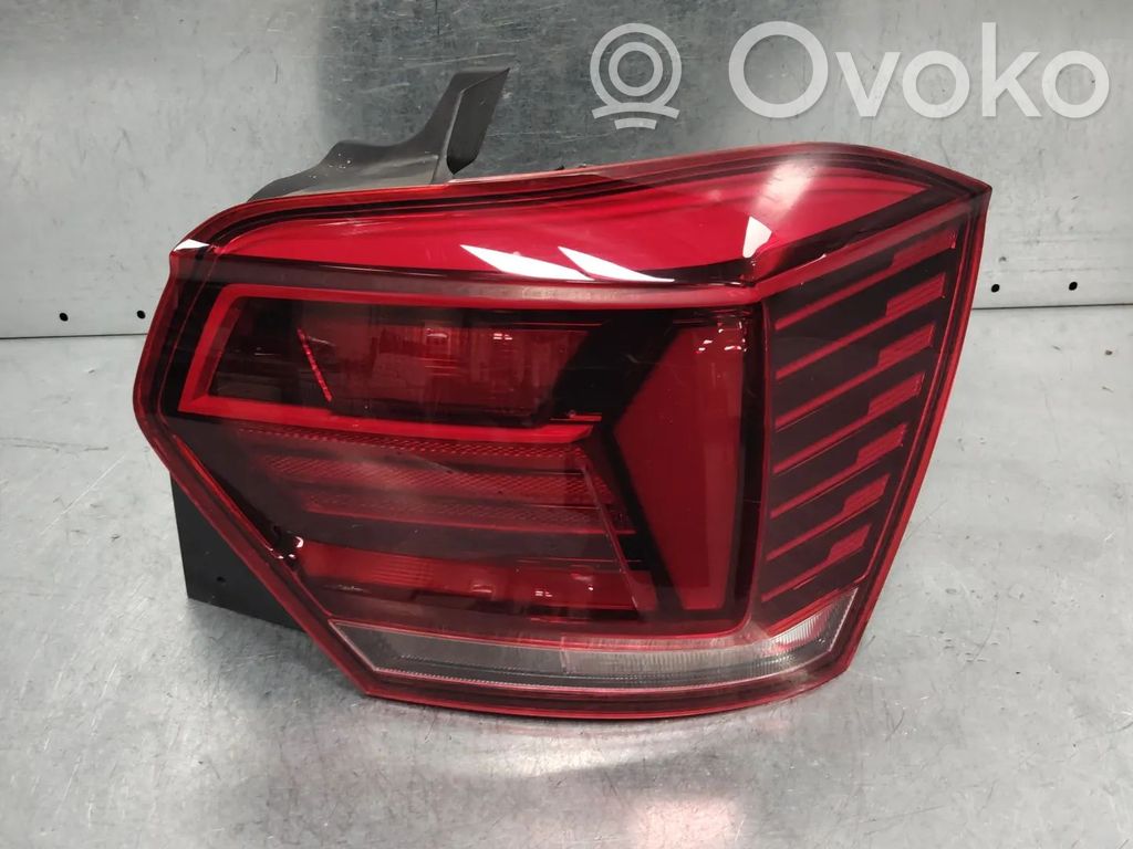 Volkswagen Polo VI Luci posteriori 