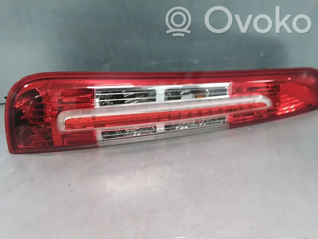 Ford C-MAX I Aizmugurējais lukturis virsbūvē 