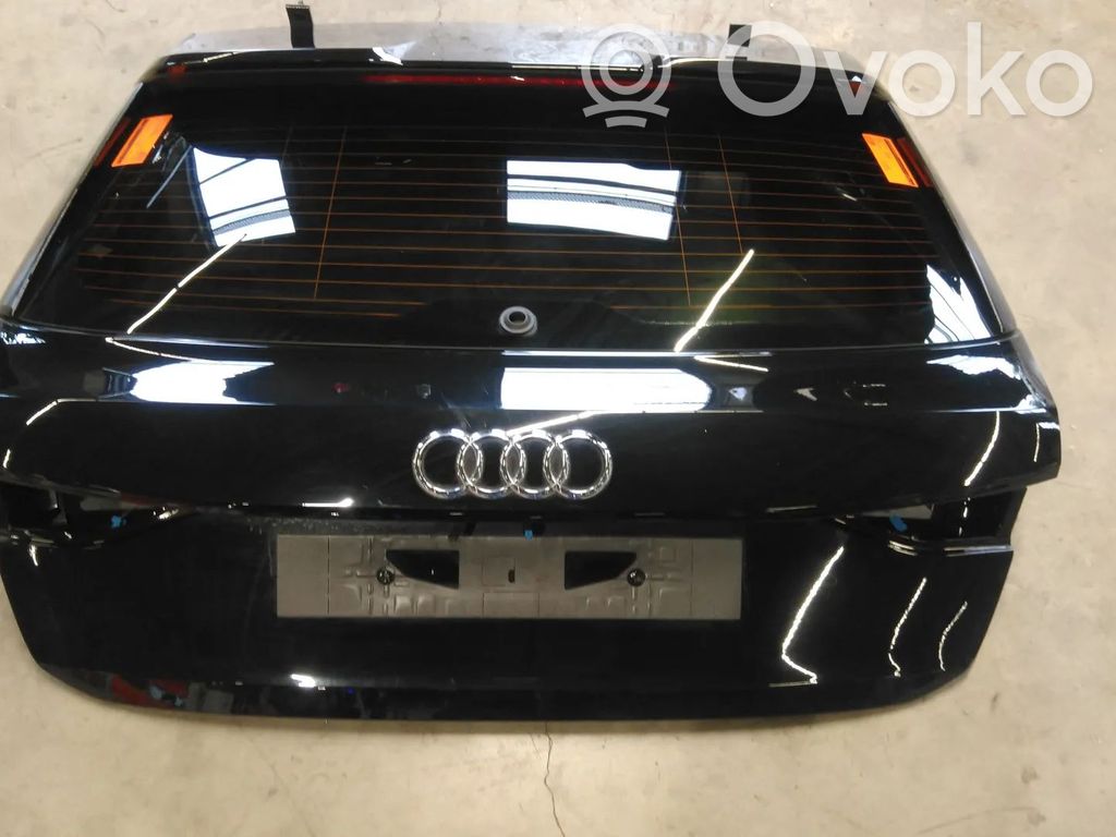Audi A3 8Y Puerta del maletero/compartimento de carga 