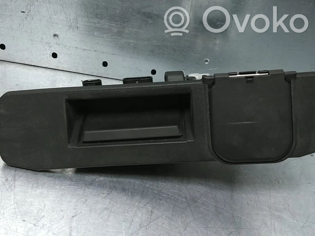 Mercedes-Benz A W177 Uchwyt / Rączka otwierania klapy tylnej bagażnika 