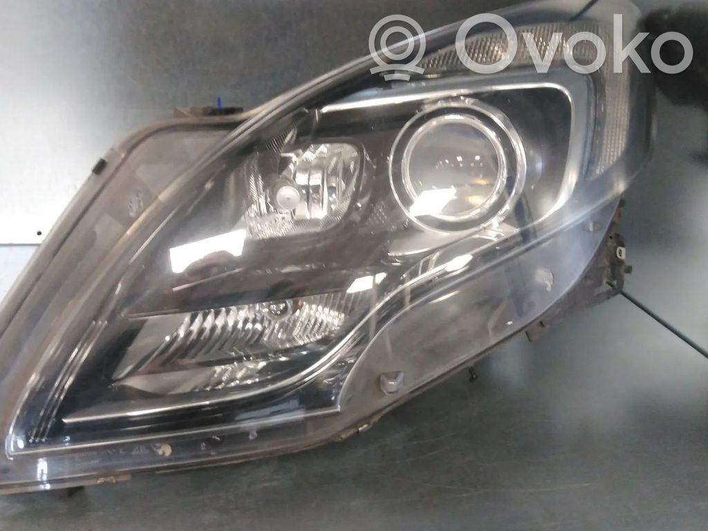 Opel Zafira C Priekinis žibintas 