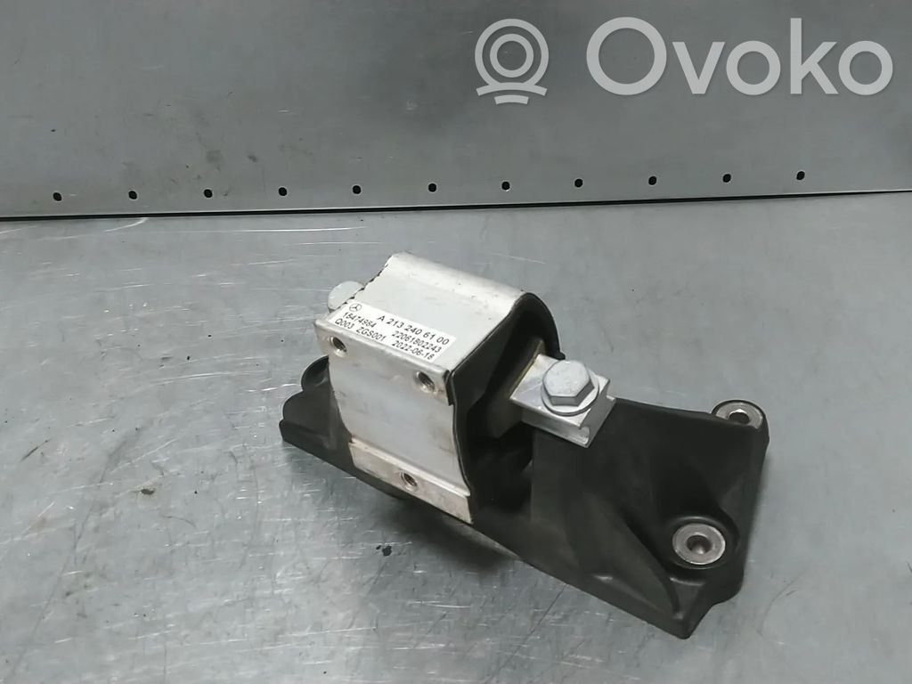 Mercedes-Benz C W205 Soporte de la caja de cambios 