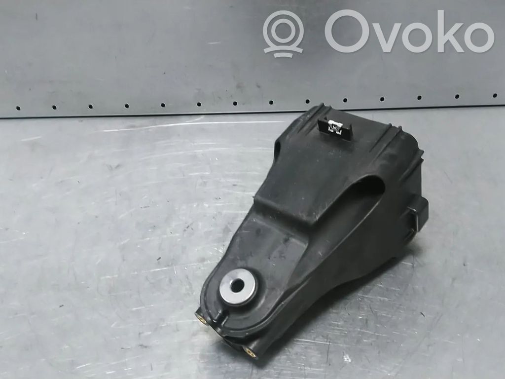Mercedes-Benz C W205 Engine mount bracket 