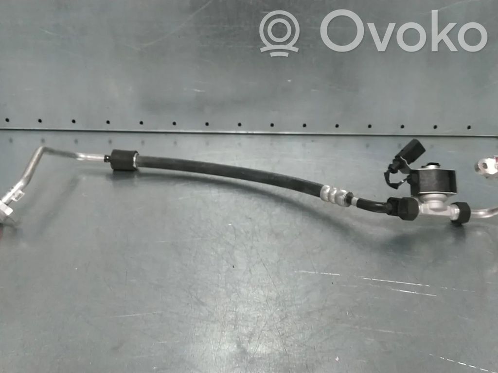 Audi e-tron Ilmastointilaitteen putki (A/C) 