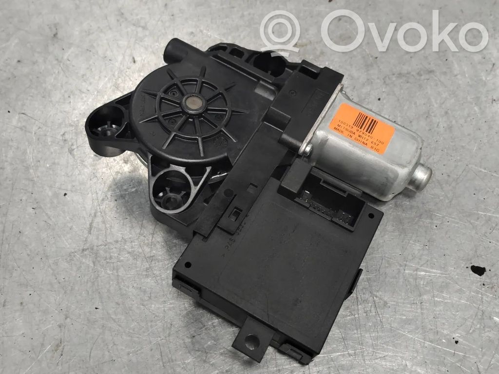 Volvo V50 Motor del regulador de la ventanilla de la puerta delantera 