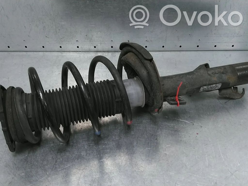 Volvo V50 Priekšpusē amortizators 