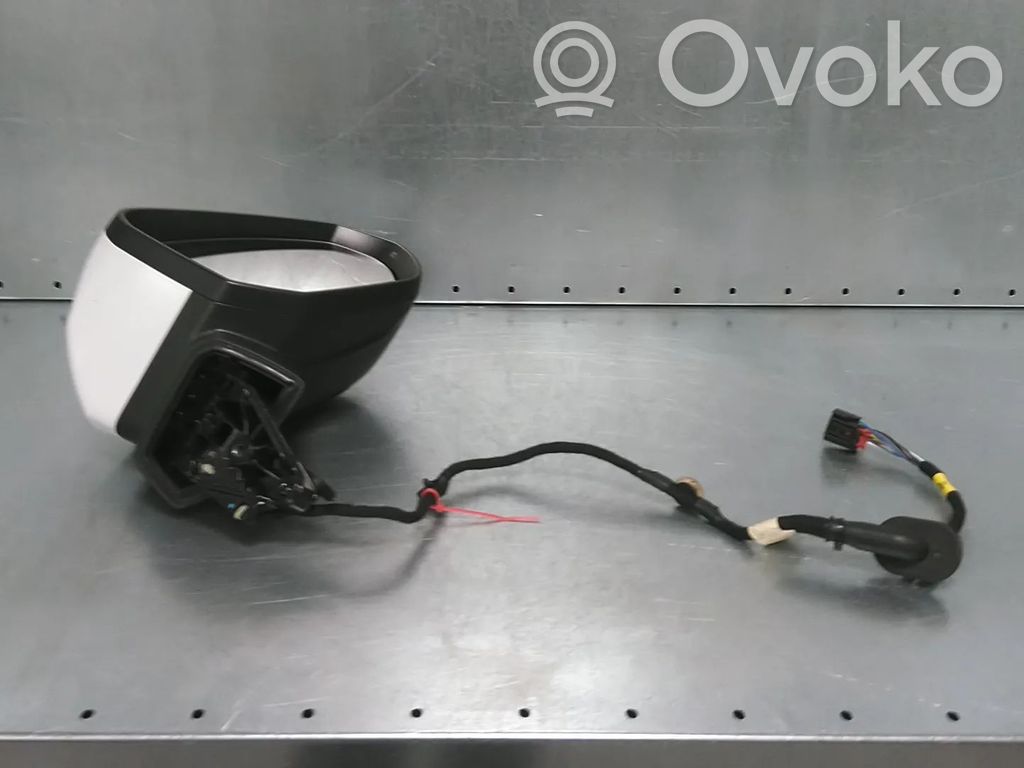 Audi Q3 F3 Elektryczne lusterko boczne drzwi przednich 