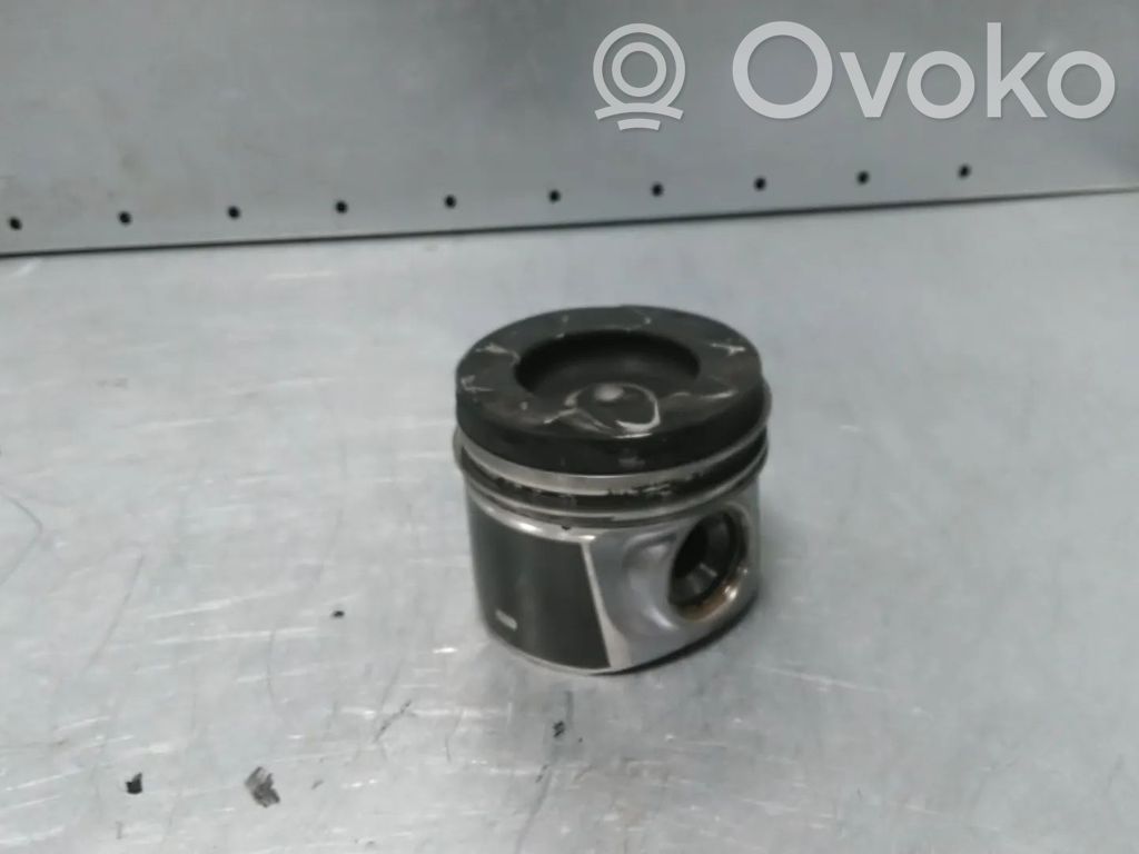 Volvo XC90 Piston 