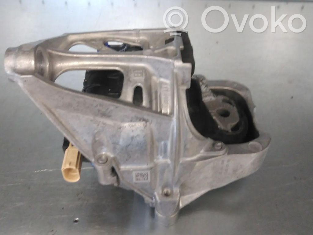 Audi A7 S7 4K8 Engine mount bracket 