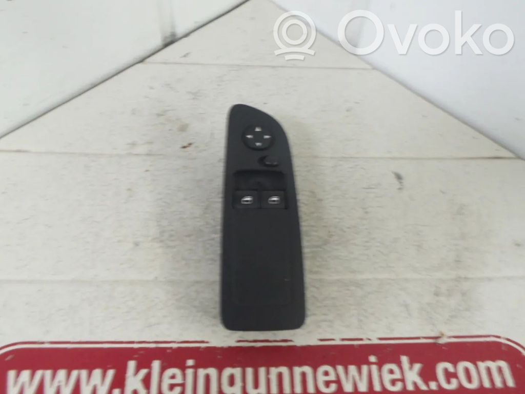 BMW 1 E81 E87 Otros repuestos del interior 