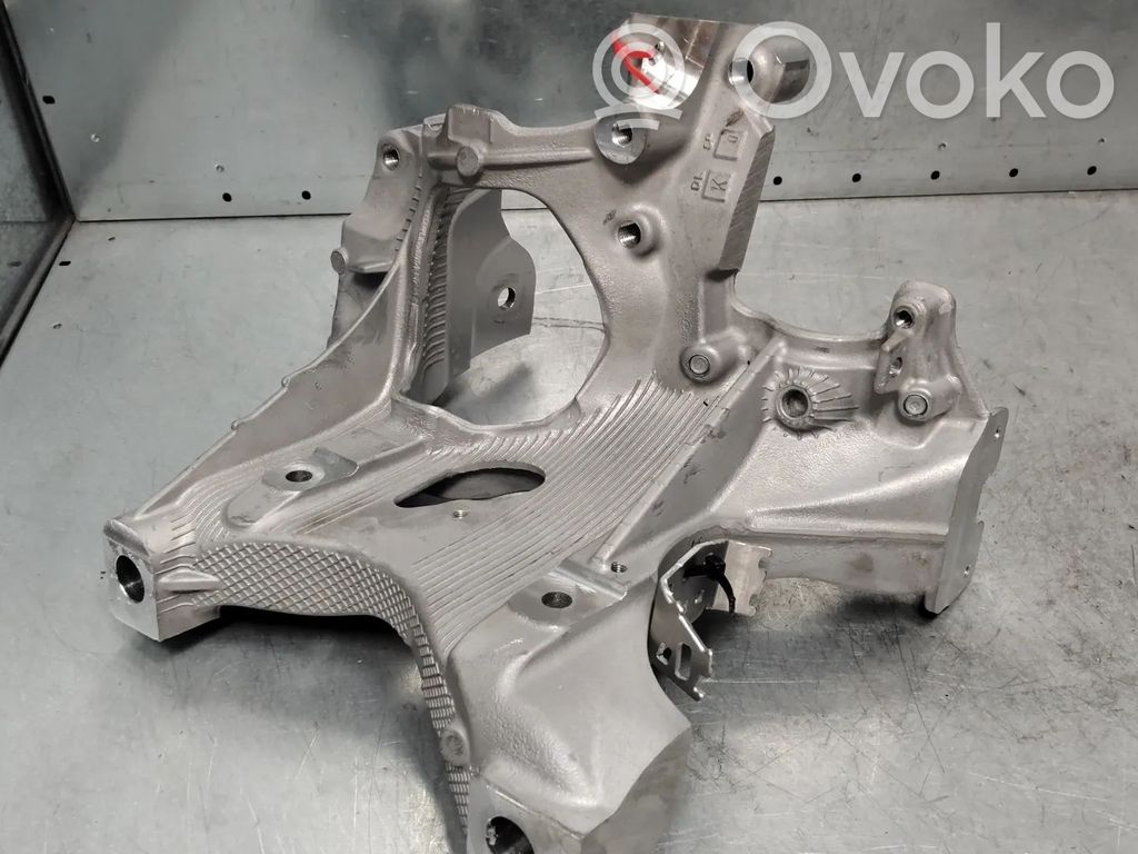 Audi A5 Priekinis traversas 