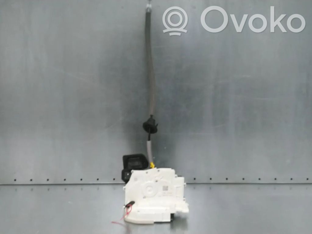 Front door lock   85B837016E