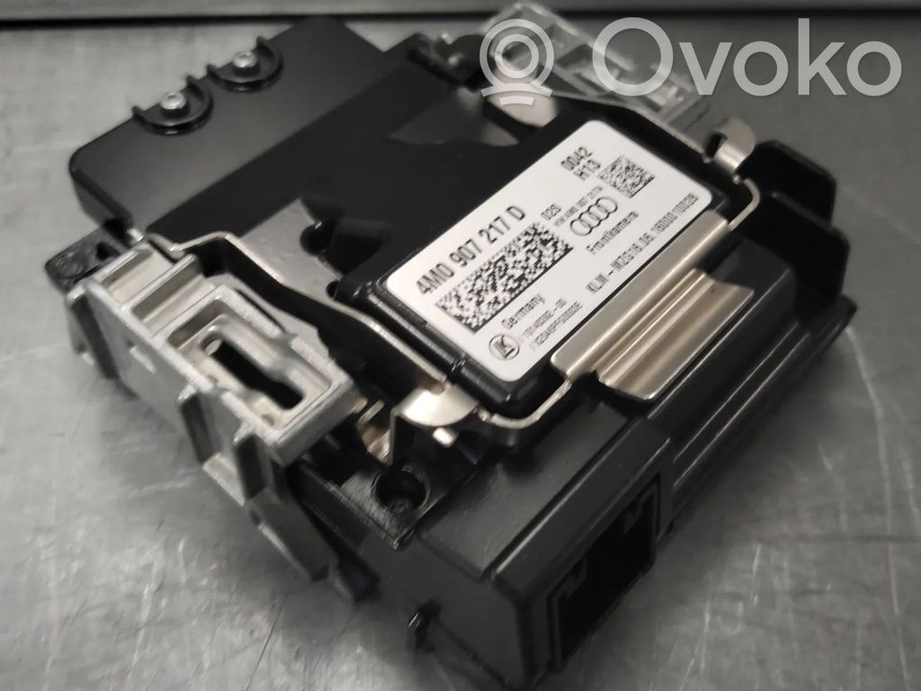 Audi Q7 4M Windshield/windscreen camera 