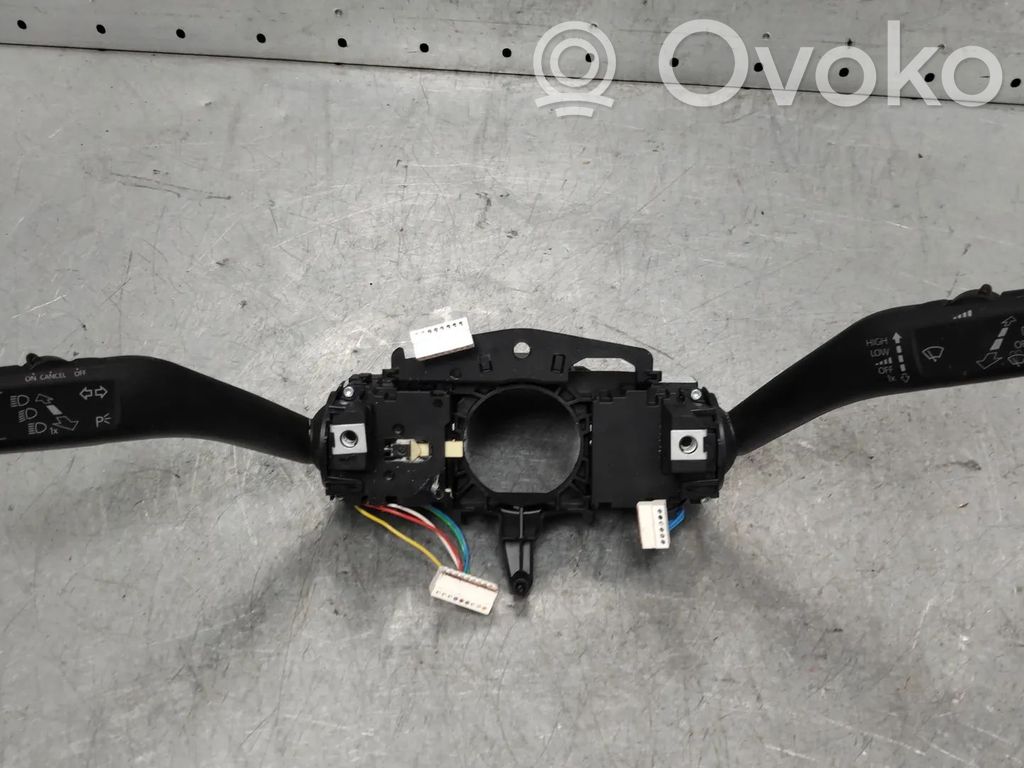 Volkswagen Golf VI Leva/interruttore dell’indicatore di direzione e tergicristallo 