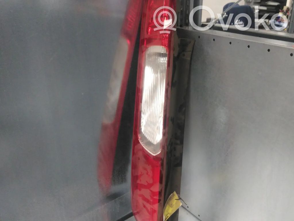 Ford Focus Aizmugurējais lukturis virsbūvē 