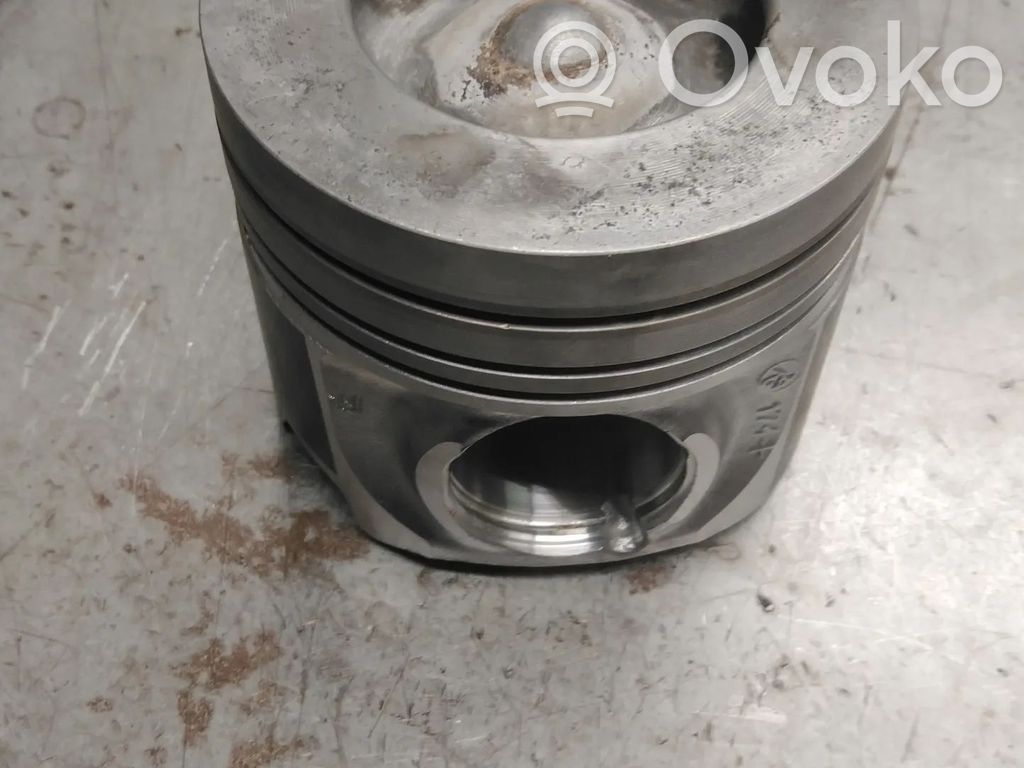 Audi A4 S4 B8 8K Piston 