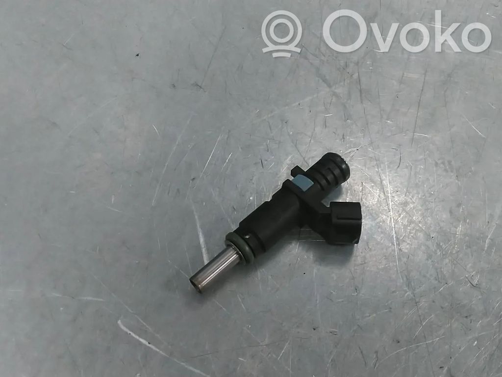 Volkswagen Jetta VI Fuel injector 