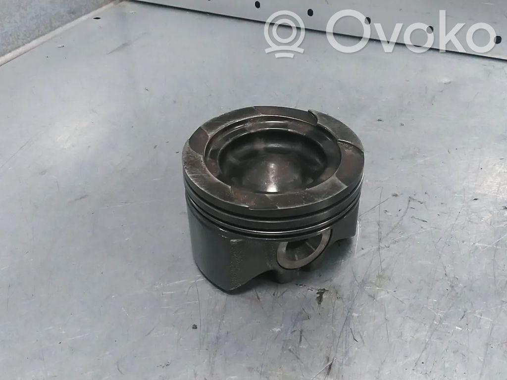 Mercedes-Benz A W177 Pistón 