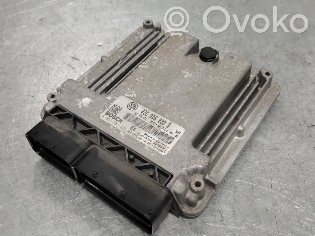 Volkswagen Golf V Engine control unit/module 