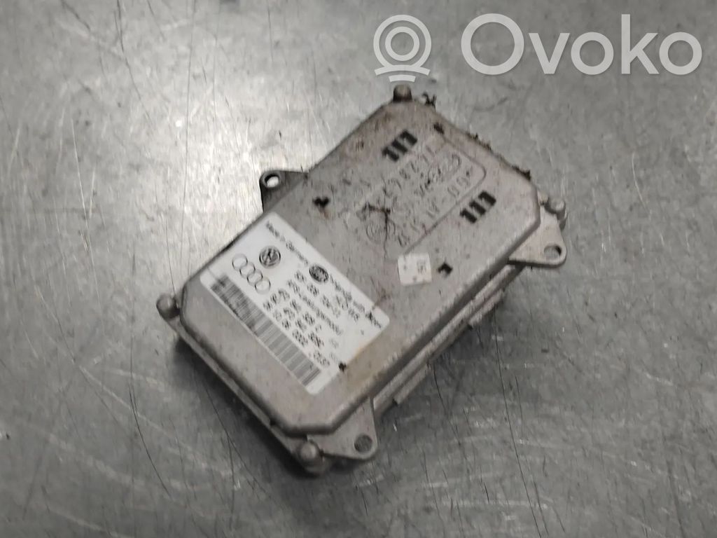 Volkswagen Golf V Light module LCM 
