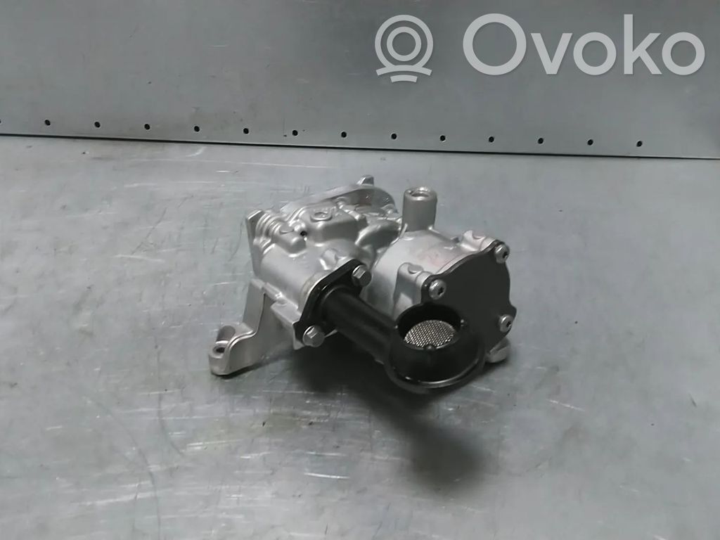 Volkswagen PASSAT B8 Pompa dell’olio 