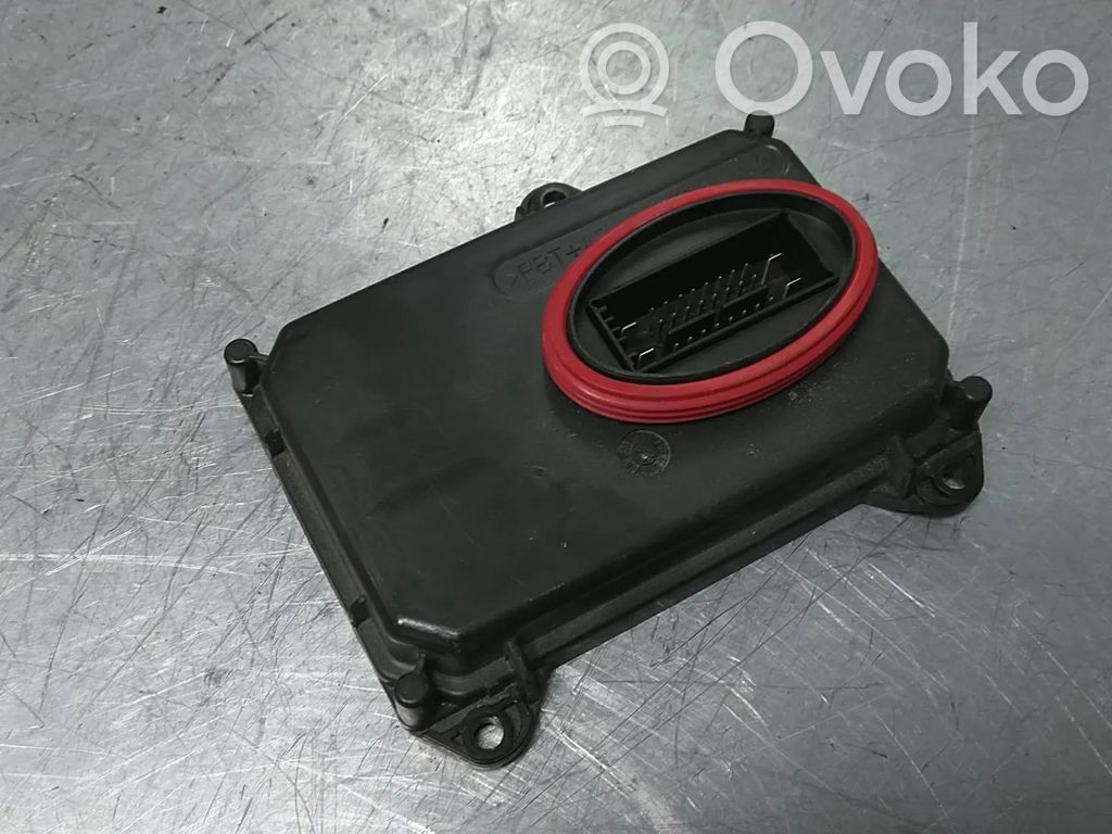 Module d'éclairage LCM   8S0941329