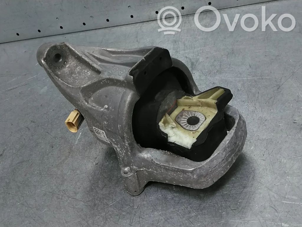 Audi A4 S4 B9 Engine mount bracket 