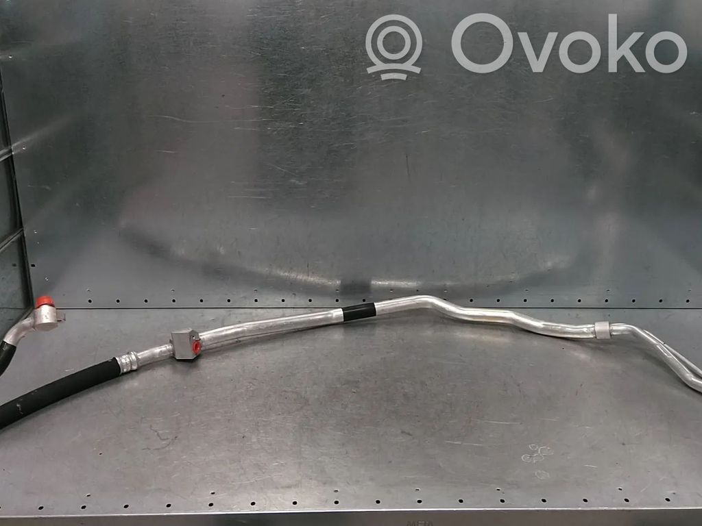 Audi A8 S8 D5 Ilmastointilaitteen putki (A/C) 