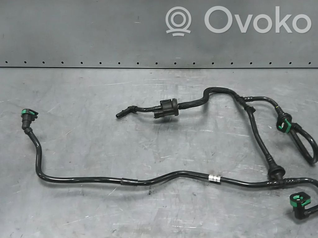 Ford Fiesta Fuel line pipe 