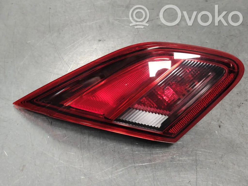 Opel Corsa E Aizmugurējais lukturis virsbūvē 