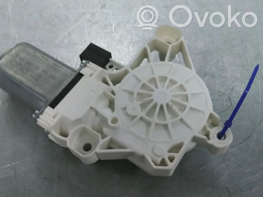 Audi A5 Silnik regulatora szyby drzwi przednich 