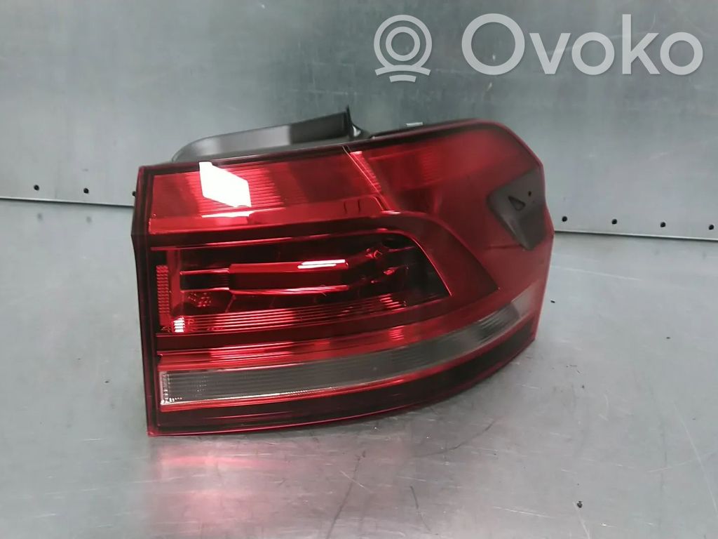 Volkswagen Touran III Lampa tylna 