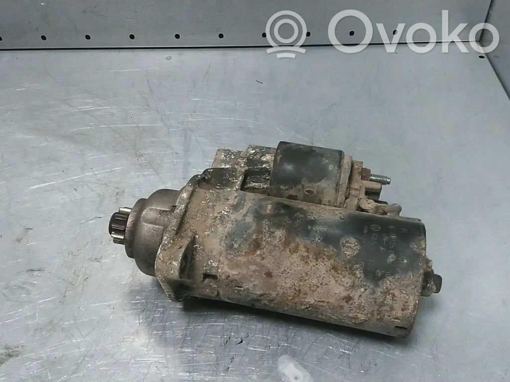 Volkswagen Golf IV Rozrusznik 