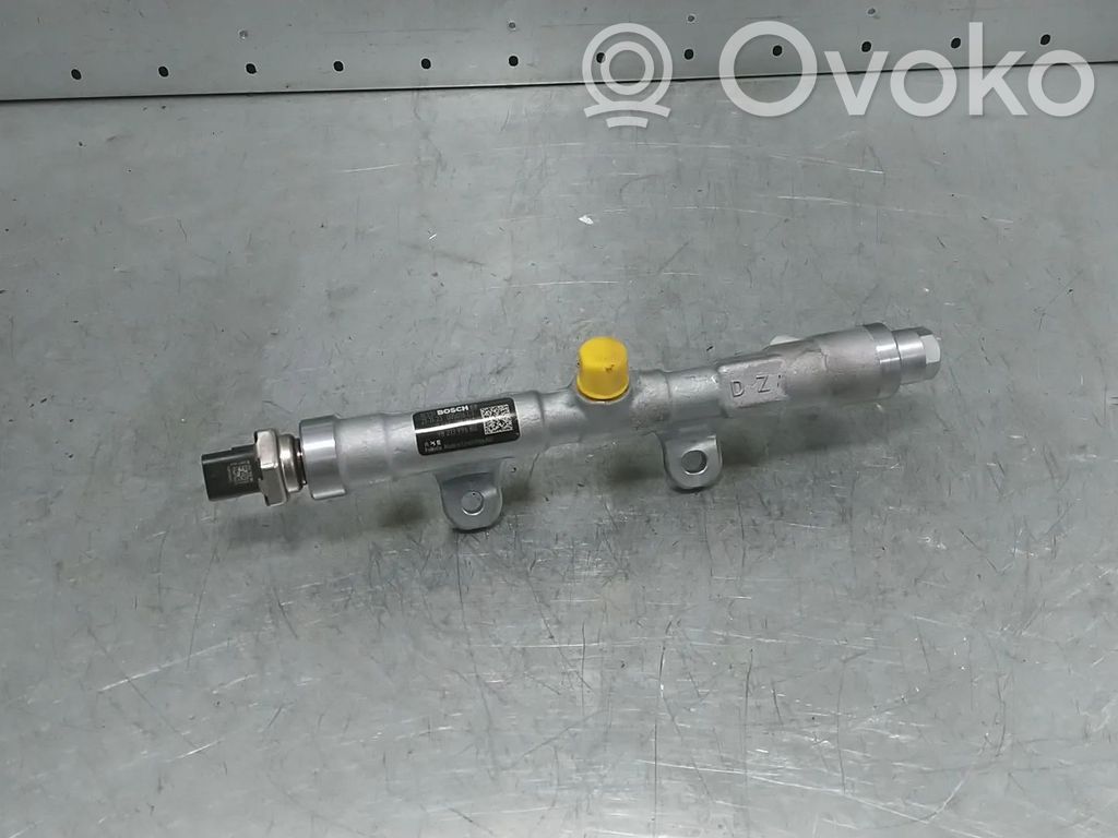 Opel Vivaro Listwa wtryskowa 