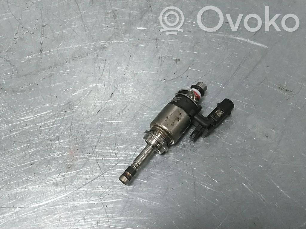 Volkswagen Golf VIII Fuel injector 